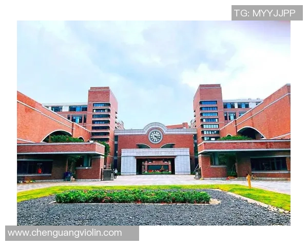 重磅专题:深圳篮球队如何通过盯防革新提升整体战术水平与比赛竞争力 重磅专题:深圳篮球队如何通过盯防革新提升整体战术水平与比赛竞争力