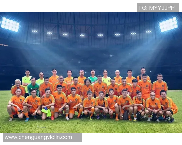 足球明星依然低调生活使用碎屏手机展现真实一面 足球明星依然低调生活使用碎屏手机展现真实一面